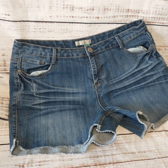 Route 66 women's jeans shorts size 16.    I - Picture 2 of 6